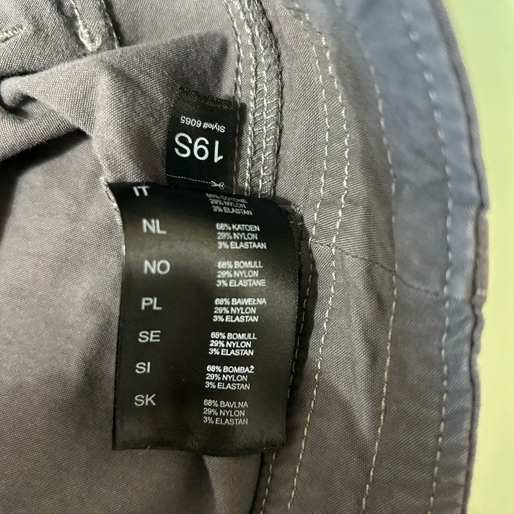 Kuhl Gray Cargo Pants Size 8 - Picture 11 of 14